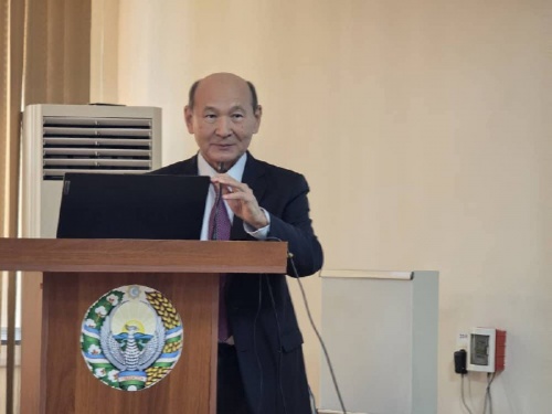 Серік Ақшолақов Ташкенттегі Республикалық мамандандырылған ғылыми-практикалық нейрохирургия медициналық орталығына барды